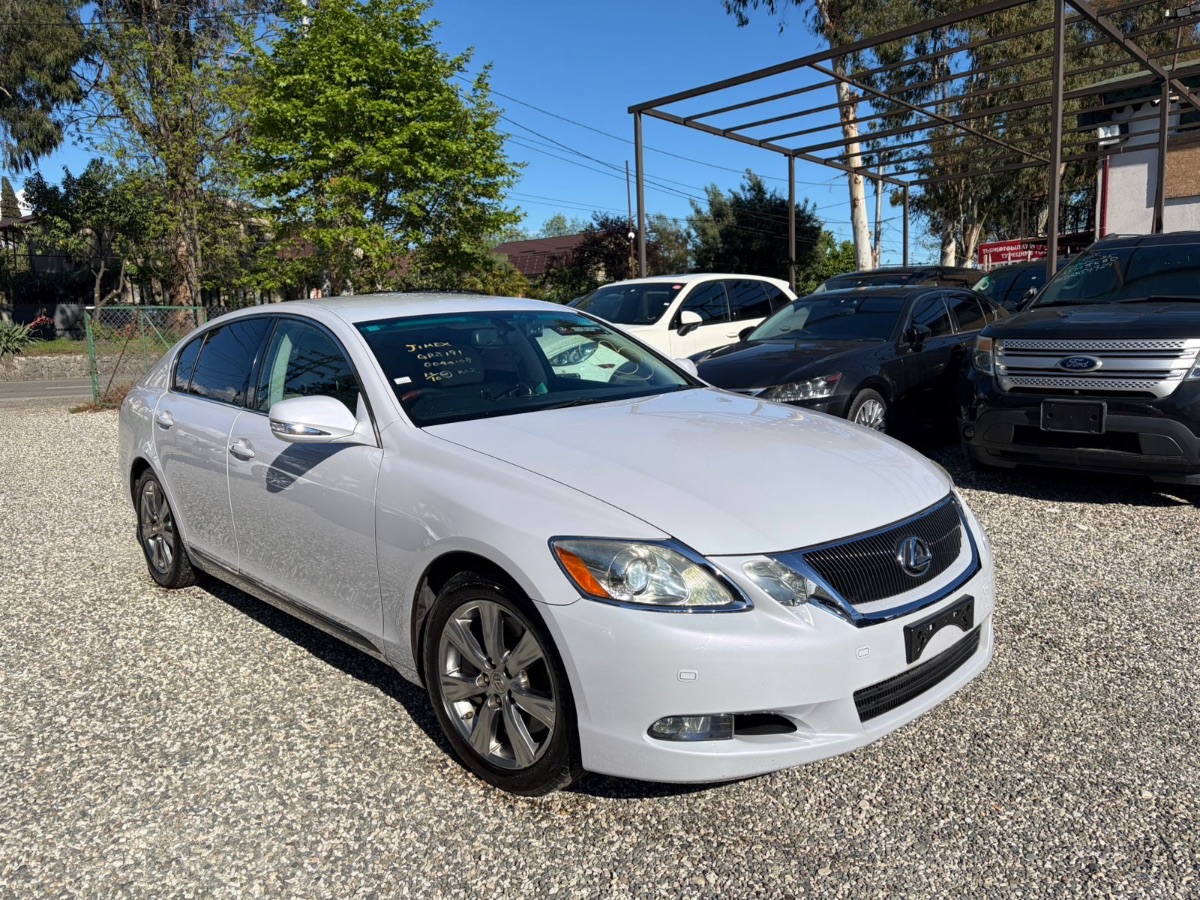 Lexus GS белый седан 