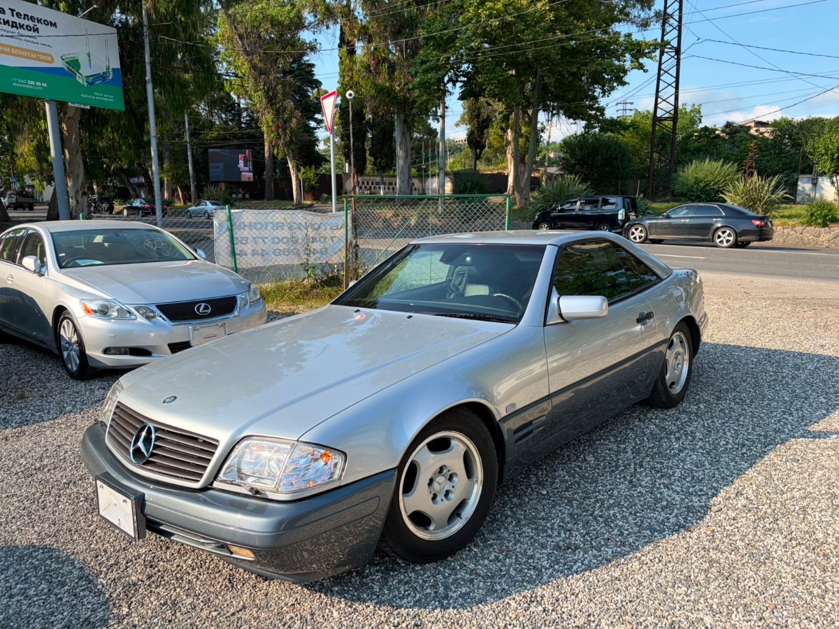 Mercedes-Benz SL серебристый металлик 