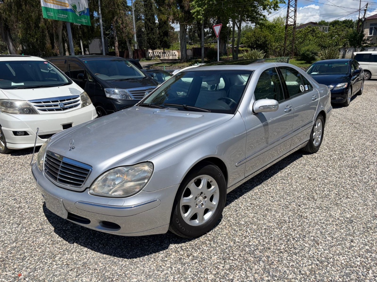 Mercedes-Benz S-class серебристый металлик седан