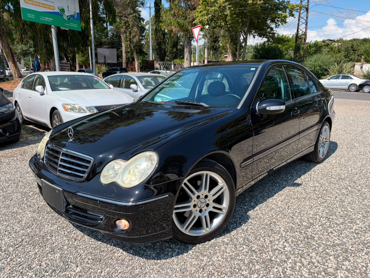 Mercedes-Benz C-class чёрный седан